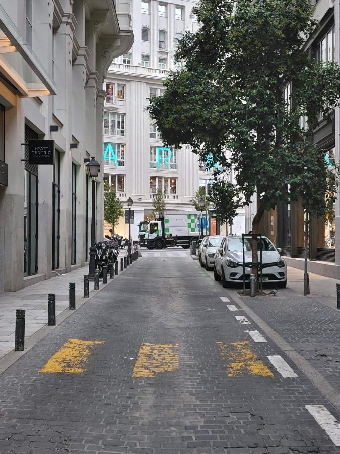 Apartamento Nuevo Y Reformado Al Lado De La Gran Via Madrilena Exterior foto